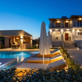 Paris Family Villa!