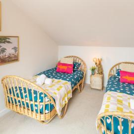 Family Friendly Sleeps 6 in Exmouth By The Sea