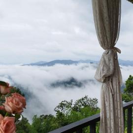 แจ่มฟ้าเมาท์เท่นวิว Chaemfa Mountain View, hotel in Ban Muang Kut
