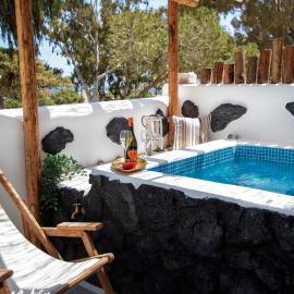 Asera Suites - Prive jacuzzi, Hotel in Kamari