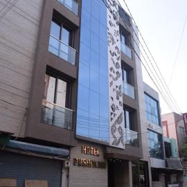 HOTEL PUSHPA INN、Ambajiのホテル