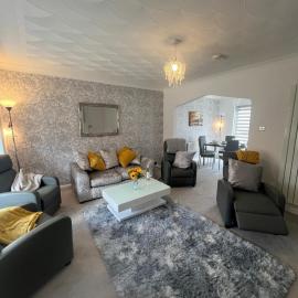 No 6, Ayr, 140m2, New Decor 2024, 3bedroom, detached house, with private gardens