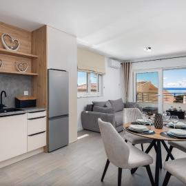 EA Luxury Apartment with sea view, hotel in Promajna