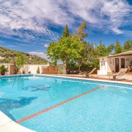Pet Friendly Home In Iznajar, hotel a Iznájar