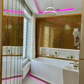 Apartament "Gold Luxury Romantic" Centrum z dużą wanną dla Dwojga