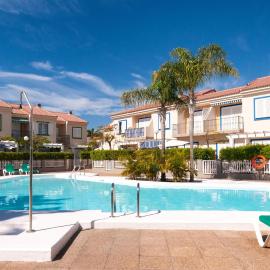 Marina Port 15 by VillaGranCanaria، فندق في باسيتو بلانكو