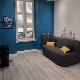 Grand studio refait à neuf centre-ville、ラ・ブルブールのホテル
