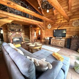 Cedrowa Villa - Rezydencja nad jeziorem、エウクのホテル