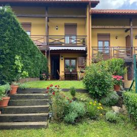 PRECIOSO CHALET JUNTO A POTES CON PISCINA-4 Hab,3 Baños, hotel a Ojedo