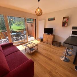 Appartement contemporain et lumineux avec parking, animaux admis - FR-1-693-84, hotel u gradu Šatel