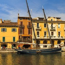 Al Porto on budget with parking at 300mt, hotel a Malcesine