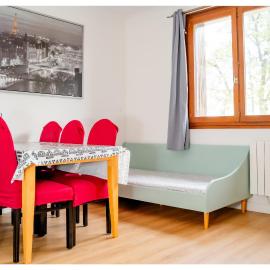 Qhome 3 - Duplex Cosy entre Paris et Disney - Clim - Parking privé, hotel in Villiers-sur-Marne