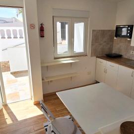 Quiet area - Terrace - Pool - Parking - Aduls only