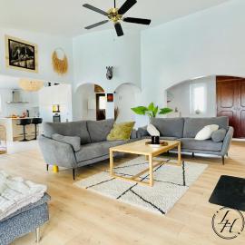 Villa Harmony - Stylish Villa - Pool & Terrace