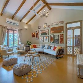 SaffronStays Sweet Mango - 4BR Goan Villa w Private Pool, Mango Garden, Bar Gazebo & Vibrant Interiors Near Beaches, hotelli kohteessa Parra