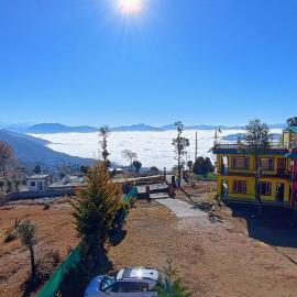 Apna Ghar Hotel And Resort、Chaukoriのホテル