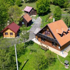 Kuća za odmor Šegota, Hotel in Brinje