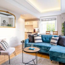 Fantastic, Spacious 2 Bedroom Apartment in Converted Chapel