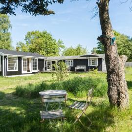 Nice Home In Jægerspris With Kitchen