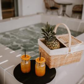 White Note Luxury Suites, hotel a Perivolos