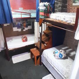 Itaipuaçu hoStel da Patty próximo a praia e terminal da rua 01, hôtel à Maricá