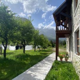 Rupa Guest House, hotel i Theth