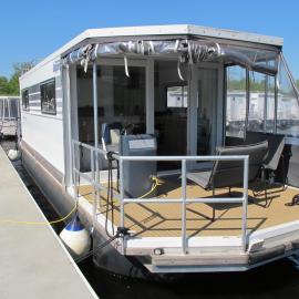Hausboot HANNA by fewo-plan HENN100, hotel v destinaci Hennigsdorf