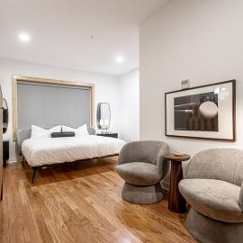Historic Downtown Studio, Walk to Bathhouses, Room # 100