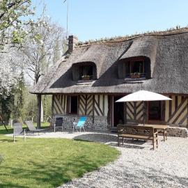 Gîte LA CAMPAGNE HACQUELIN, hotell i Quetteville