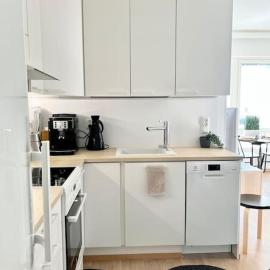 Moderni yksiö lähellä keskustaa/ Modern studio near city center, hotel u gradu Joensu