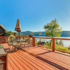 Harrison Home w/ Grill & Lake Views: Walk to Town!, hotel a Harrison