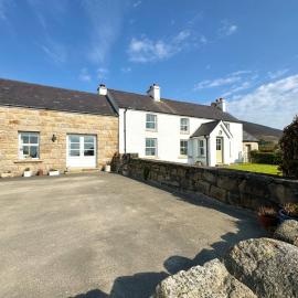 Holly Tree Cottage, hotel in Annalong