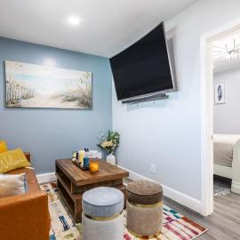 Luxe and Modern South Bay ADU, hotel in Carson