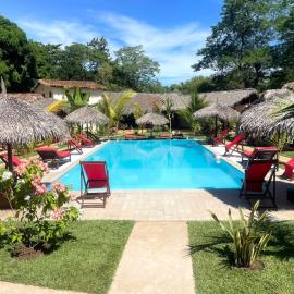 Blue Sky Resort โรงแรมในนูซีเบ