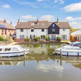 Wroxham में, होटल Cottage On The Quay