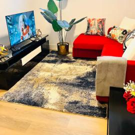 B21 River Valley 2bd Basement Suite、エドモントンのホテル