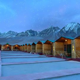 Pangong Pearl, hotel em Man