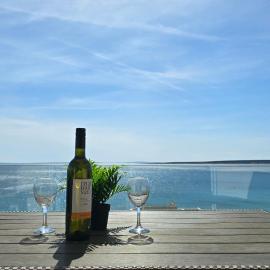Apartments GIOVANNI (by the sea), hotell i Mandre