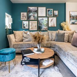 Spring Mount Huge Luxury Full Apartment- Harrogate Centre-Two extremely comfy Kingsize Bedrooms-Fully equipped Modern Kitchen-Cosy living room with Huge TV, hotel in Harrogate