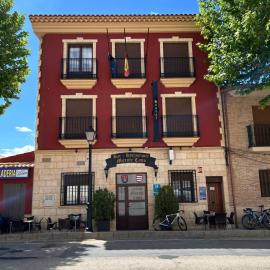Hostal Restaurante Morote Cano, מלון בLezuza