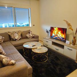 Beachfront Gorgeous Flat in Tangier, Hotel in Tanger