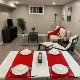 Viesnīca Brand new apartment with private entrance and patio pilsētā Gvelfa