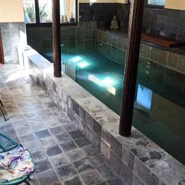 Chambre d'Hôtes La Grenade Bleue, hotelli kohteessa Pons