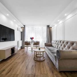 Warsaw Centrum Apartment - Workspace, Balcony - by Rentujemy