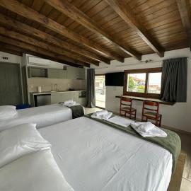 Azzurro – hotel w mieście Paleros