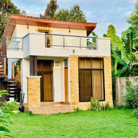 Golden hour tiny house, hotel v destinaci Arusha