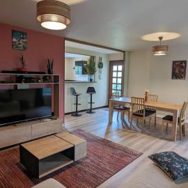 Le Veurdre में, होटल Charmante maison au calme
