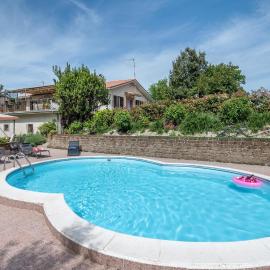 Cozy Home In Montasola