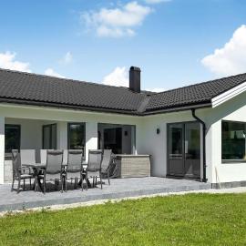 3 Bedroom Cozy Home In Gotlands Tofta, hotel a Tofta