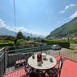 Appartamento Rigoletto, garden, air comnditioning - Larihome A69، فندق في دونغو